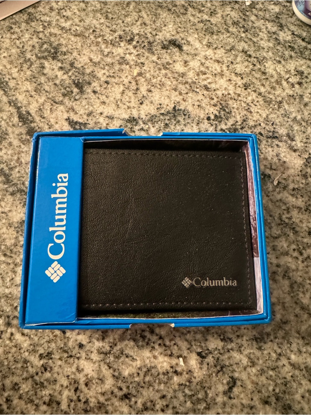 NWT Columbia Men's Black Leather Bifold Wallet